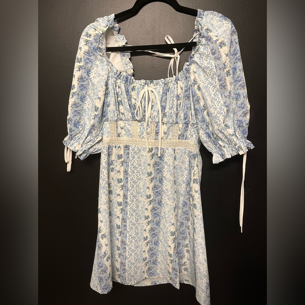Elegant Blue and White Floral Long Sleeve Dress